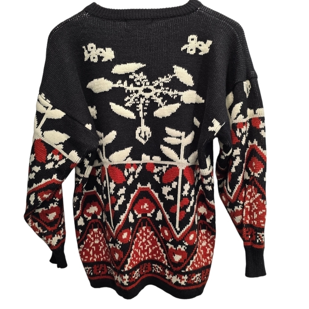 OuFeeiLiH Black and Red Patterned Sweater Size L - Picture 4 of 10